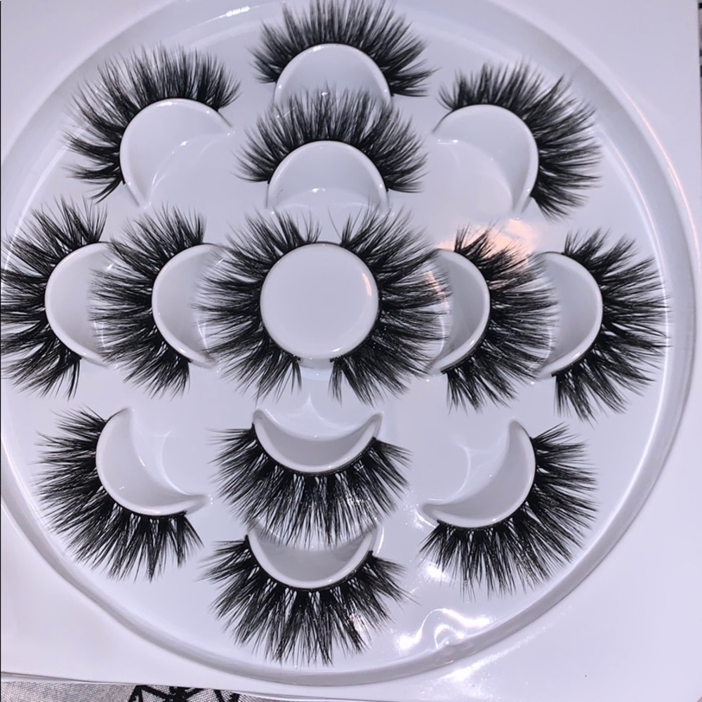 Eyelashes - Picture 2 of 2